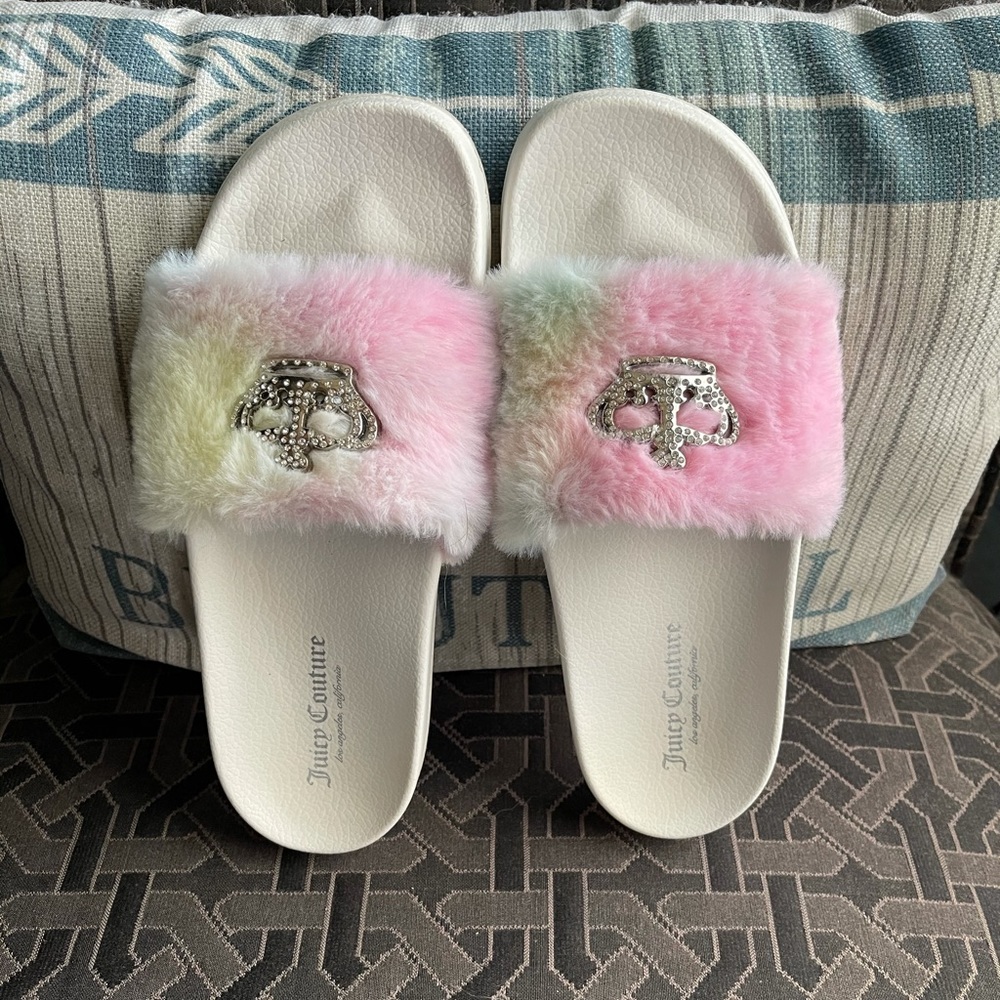 Juicy Couture sz 9 slipper